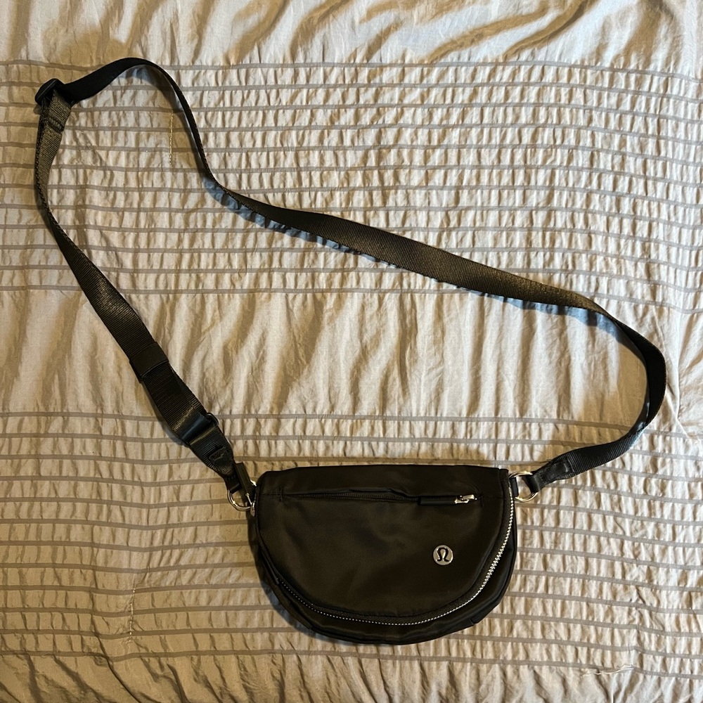 Lululemon Festival Bag 2L